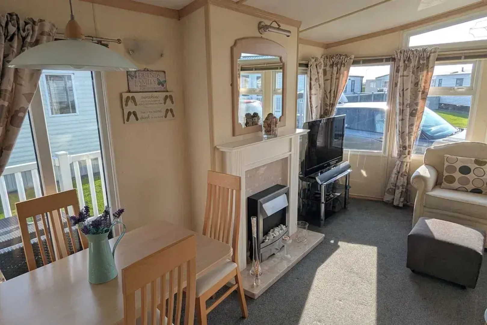 Beachcomber Cabin, Dog Friendly - Anderby Creek