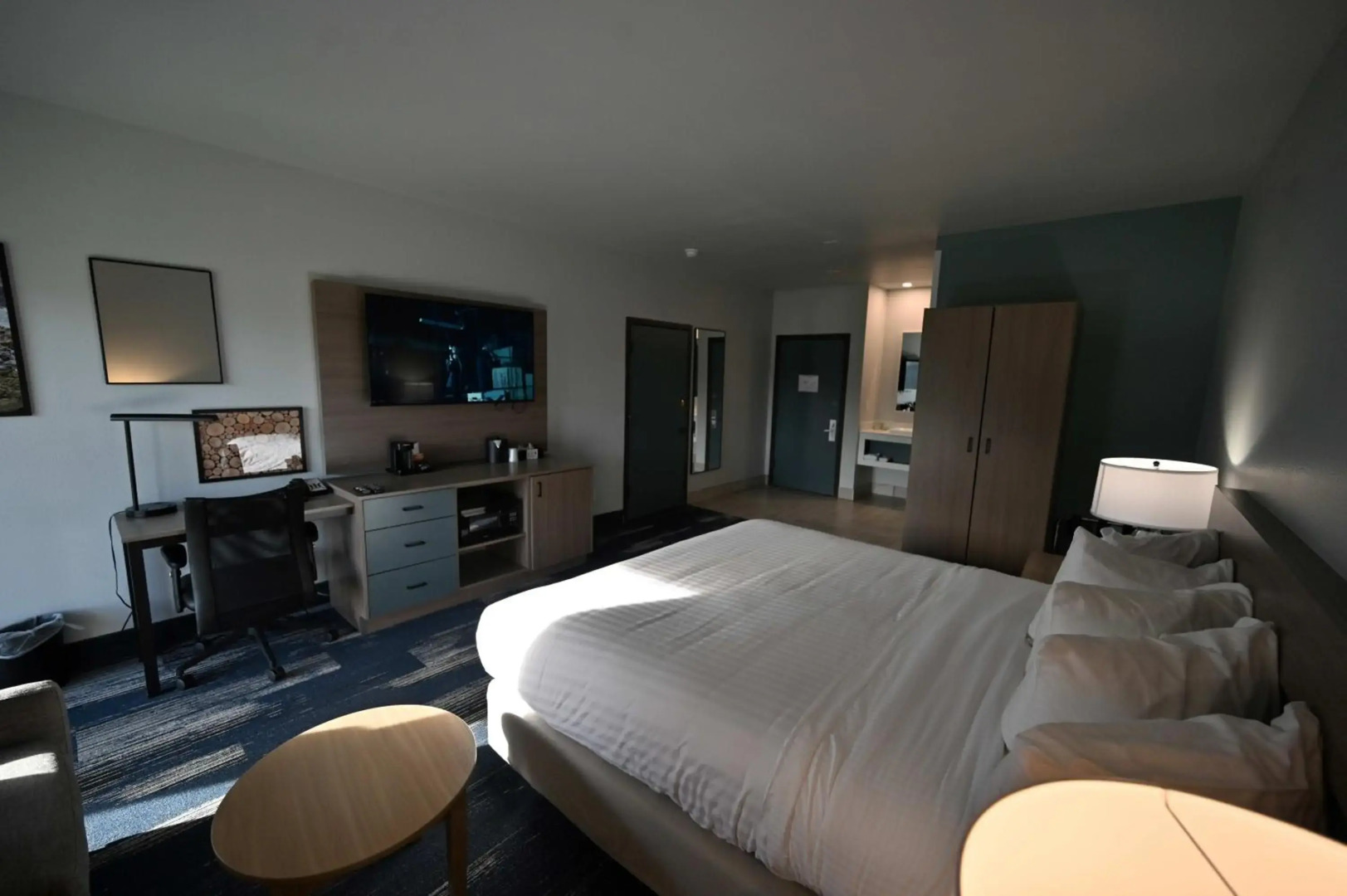 Edgewater Inn and Suites, an Ascend Collection Hotel