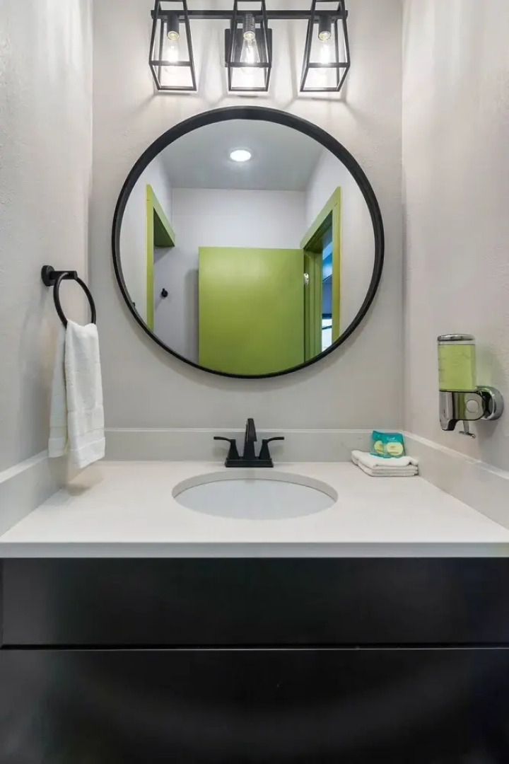 Lake Escape 1 Bedroom Villa by Redawning