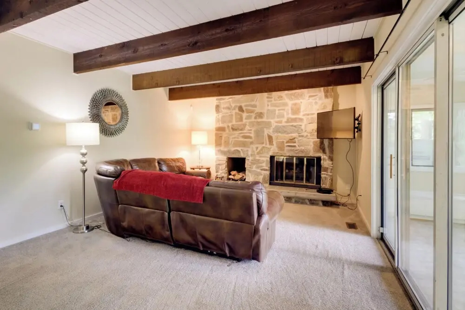 Lakefront Newport News Home, 6 Mi to City Center!