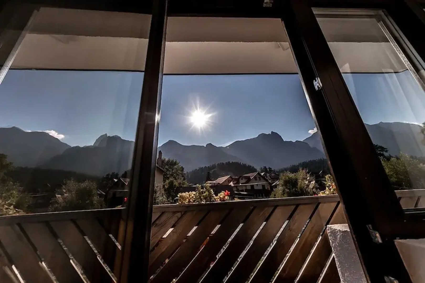 Suru Hotel & Restaurant