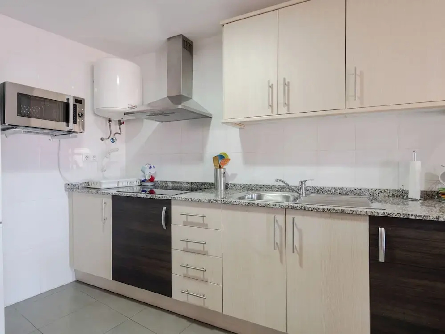 Voguish Apartment in Gudar With Heating