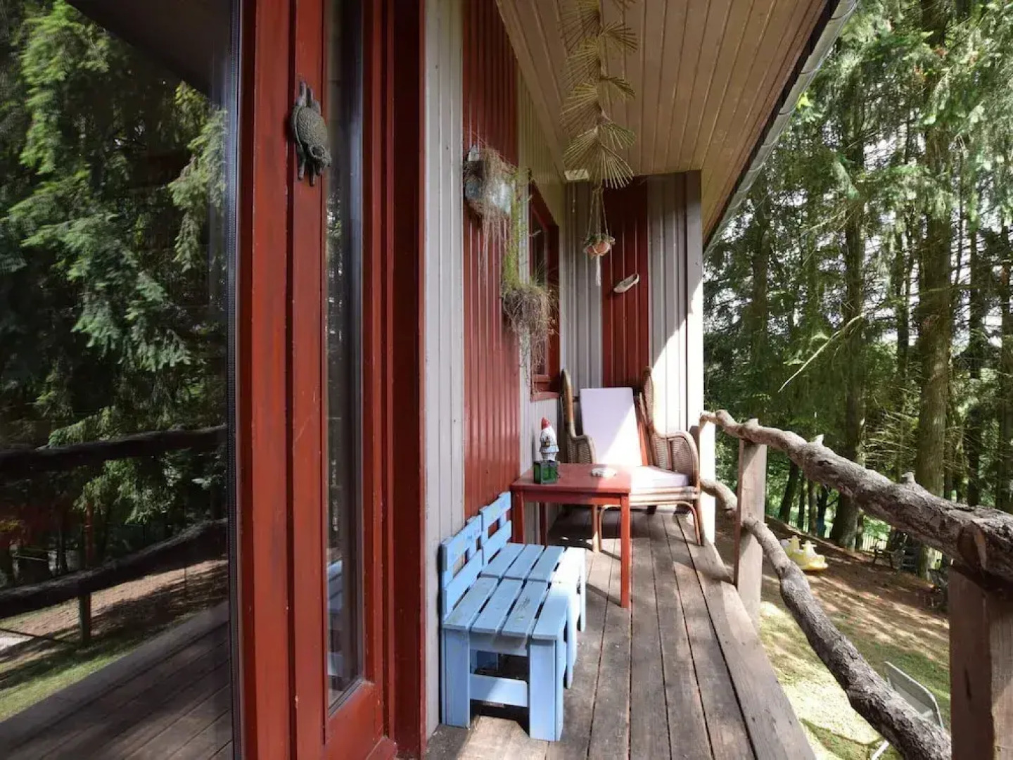 Lively Holiday Home With Garden, Barbecue, Garden Furniture