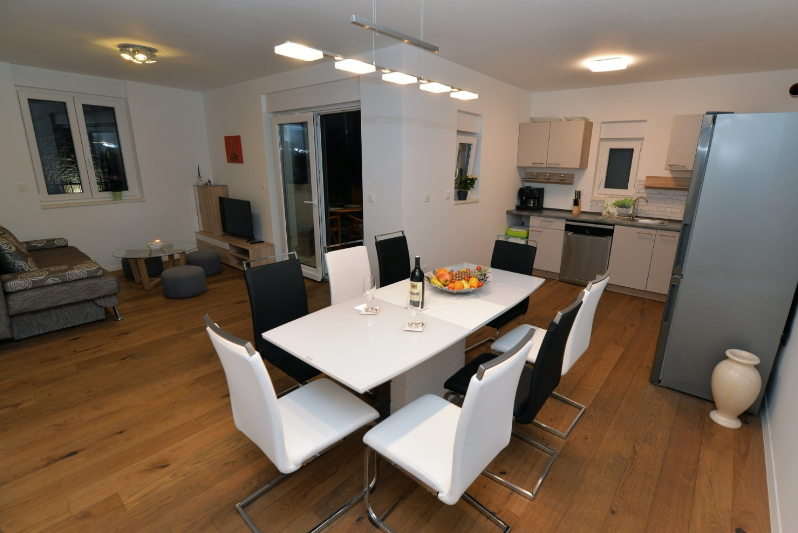 Apartment Nata - free parking A1 Murter, Island Murter