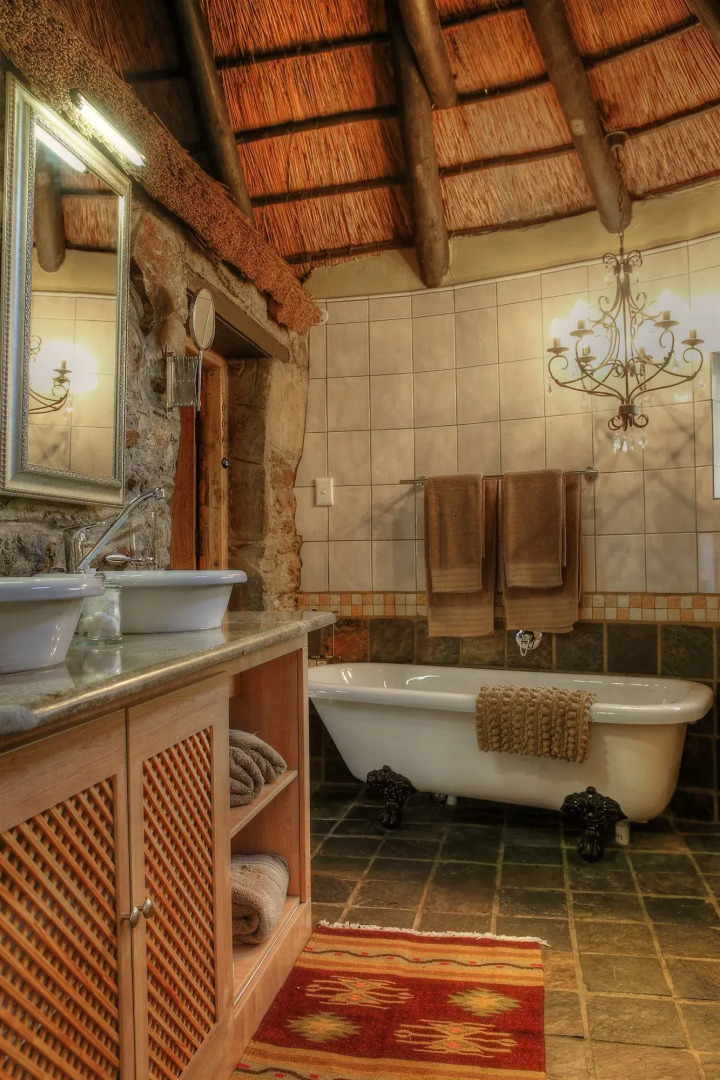 Moontide Guest Lodge