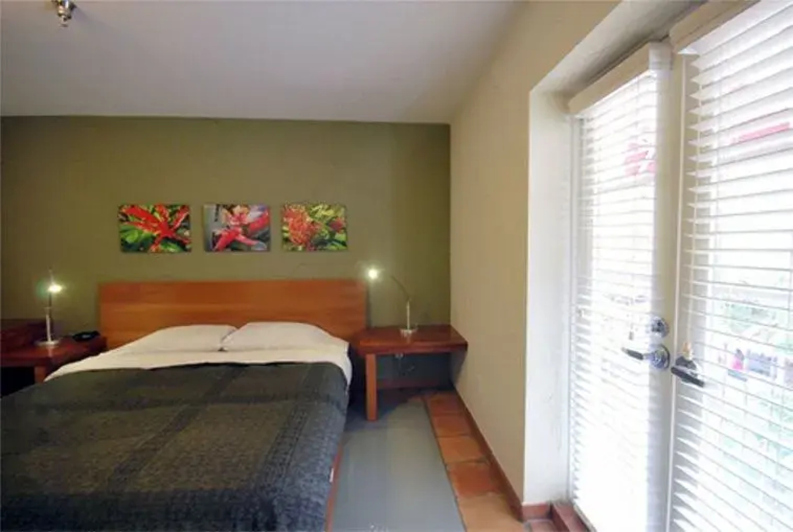 Espanola Way Suites