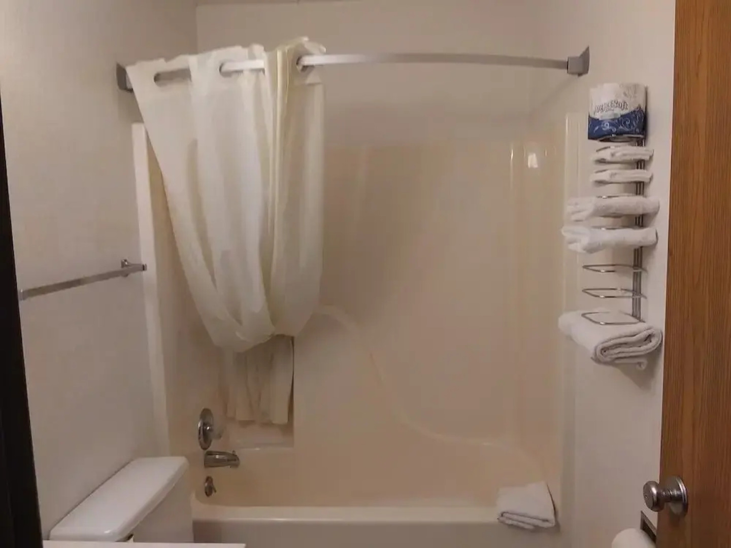 Capital O Amerihost Inn and Suites Kingdom City Hwy 54 MO