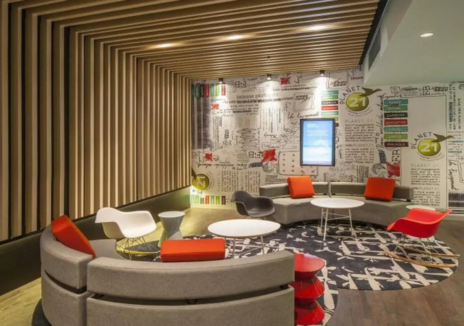 ibis Melbourne Hotel and Apartments