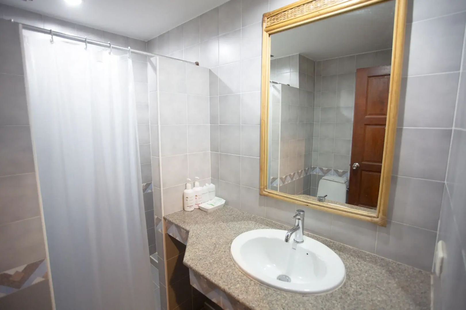 100 Islands Resort & Spa