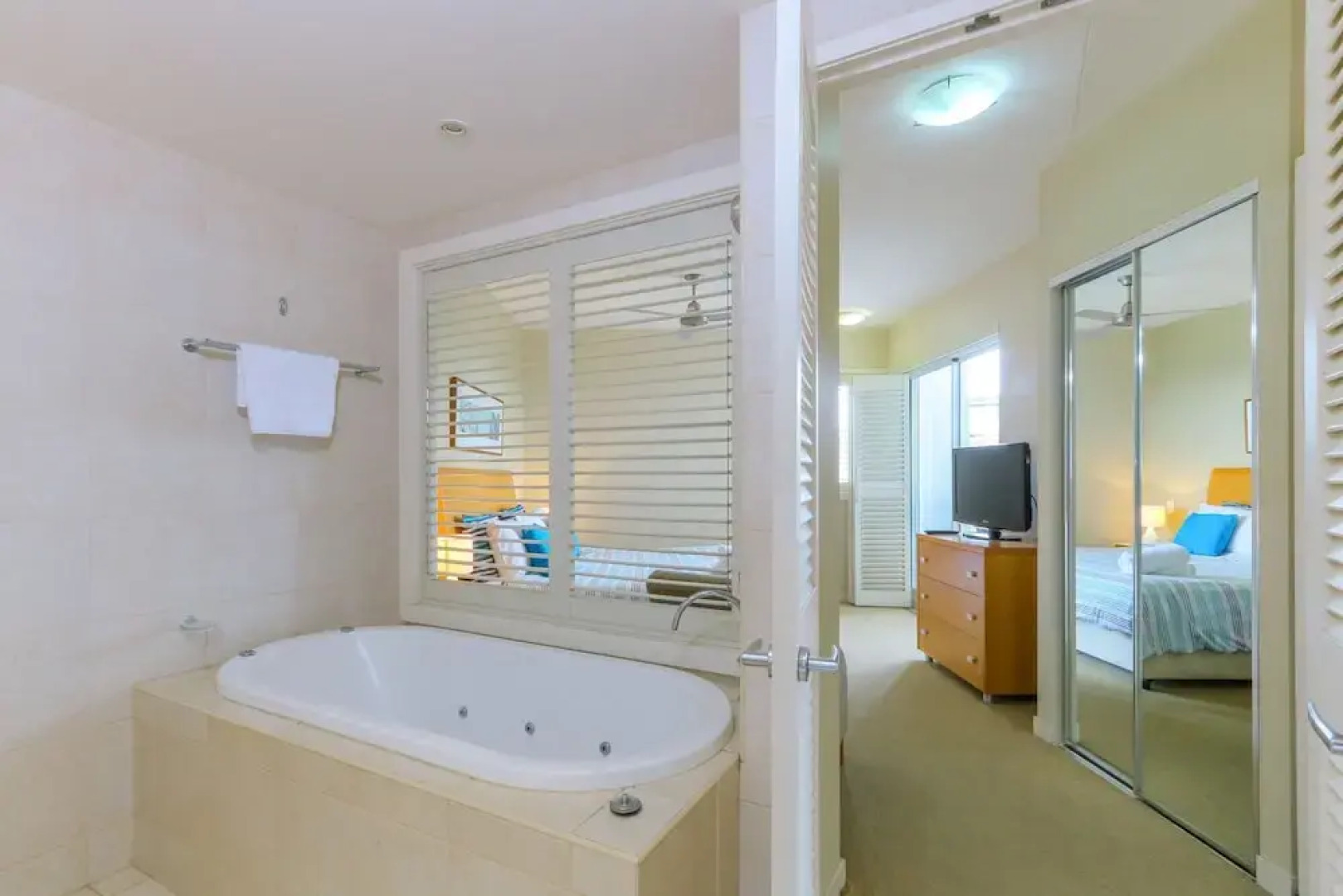 Amazing Ocean Views One Bedroom Spa Suite