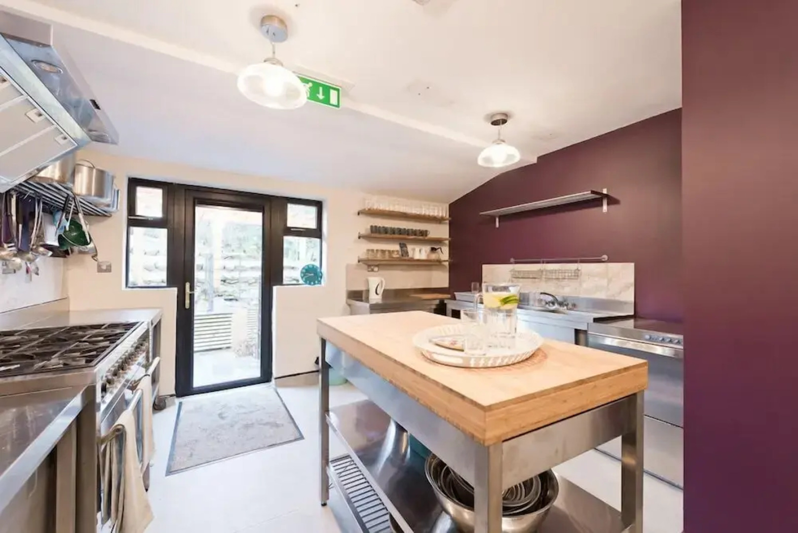 The elbowroom escape