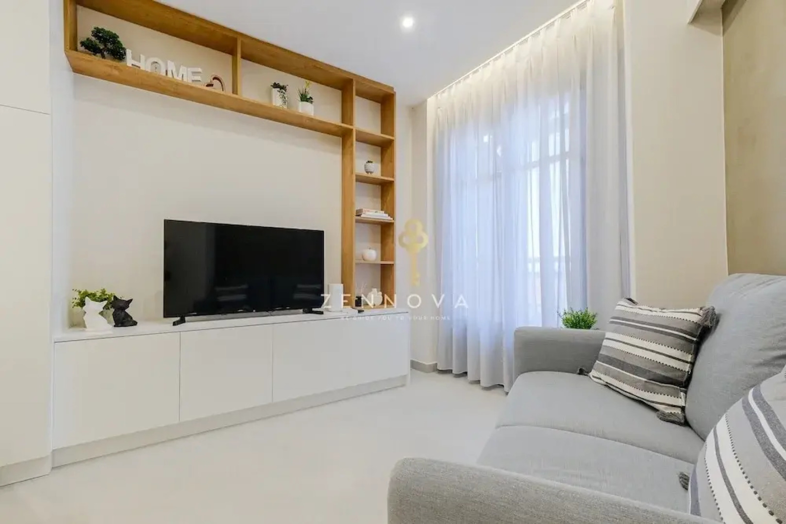Zennova 72 Tsinari Luxury Suite