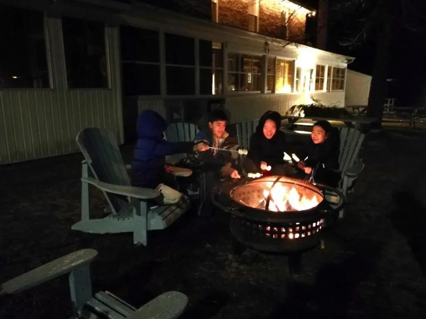 Holiday Country Manor