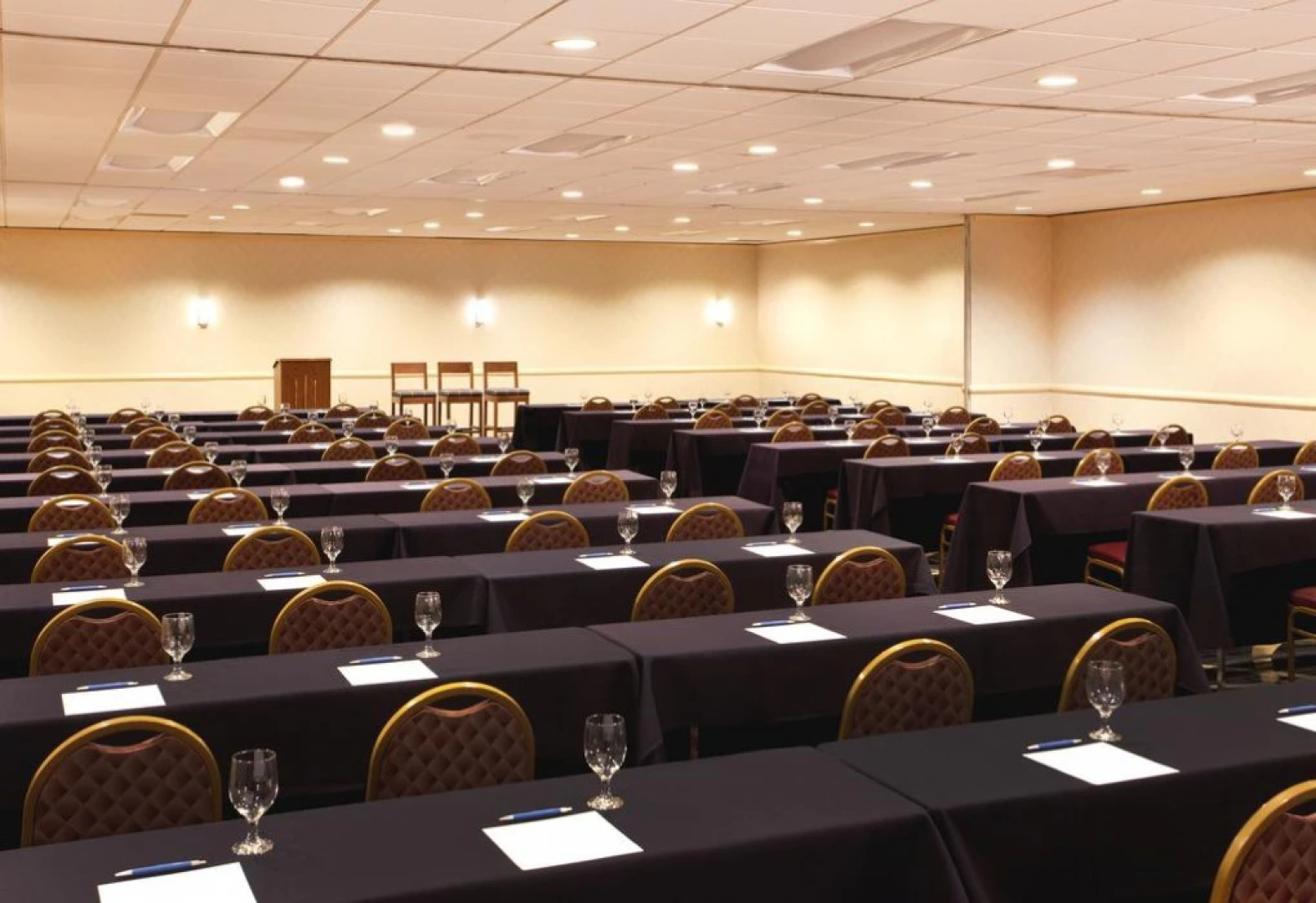 Holiday Inn Cleveland-Airport