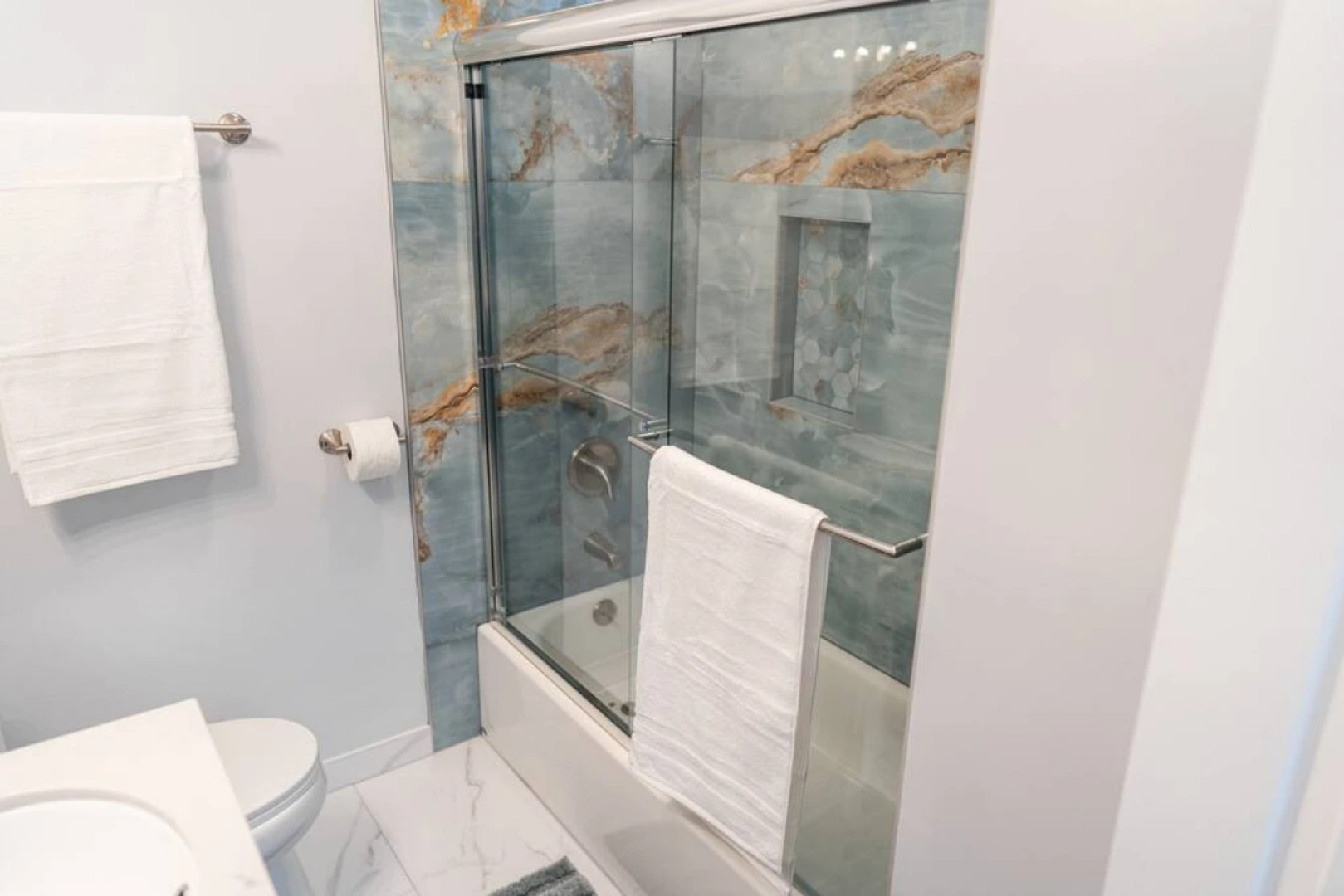 5-BEDROOM HOME RENOVATED IN 2023 NEAR DISNEYLAND (p61)