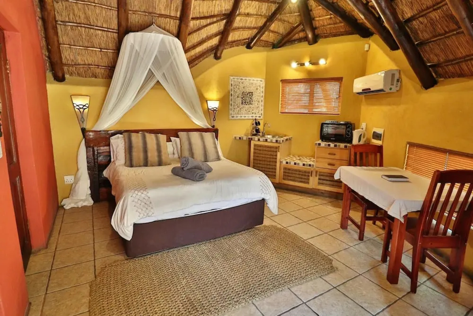 Manzini Swazi King Chalets