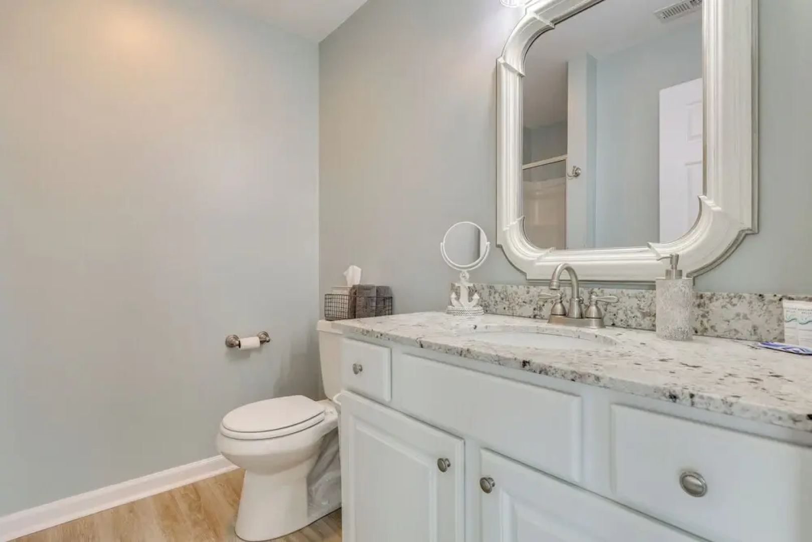 Walk to Shore: Multi-deck Townhome in Kure Beach!