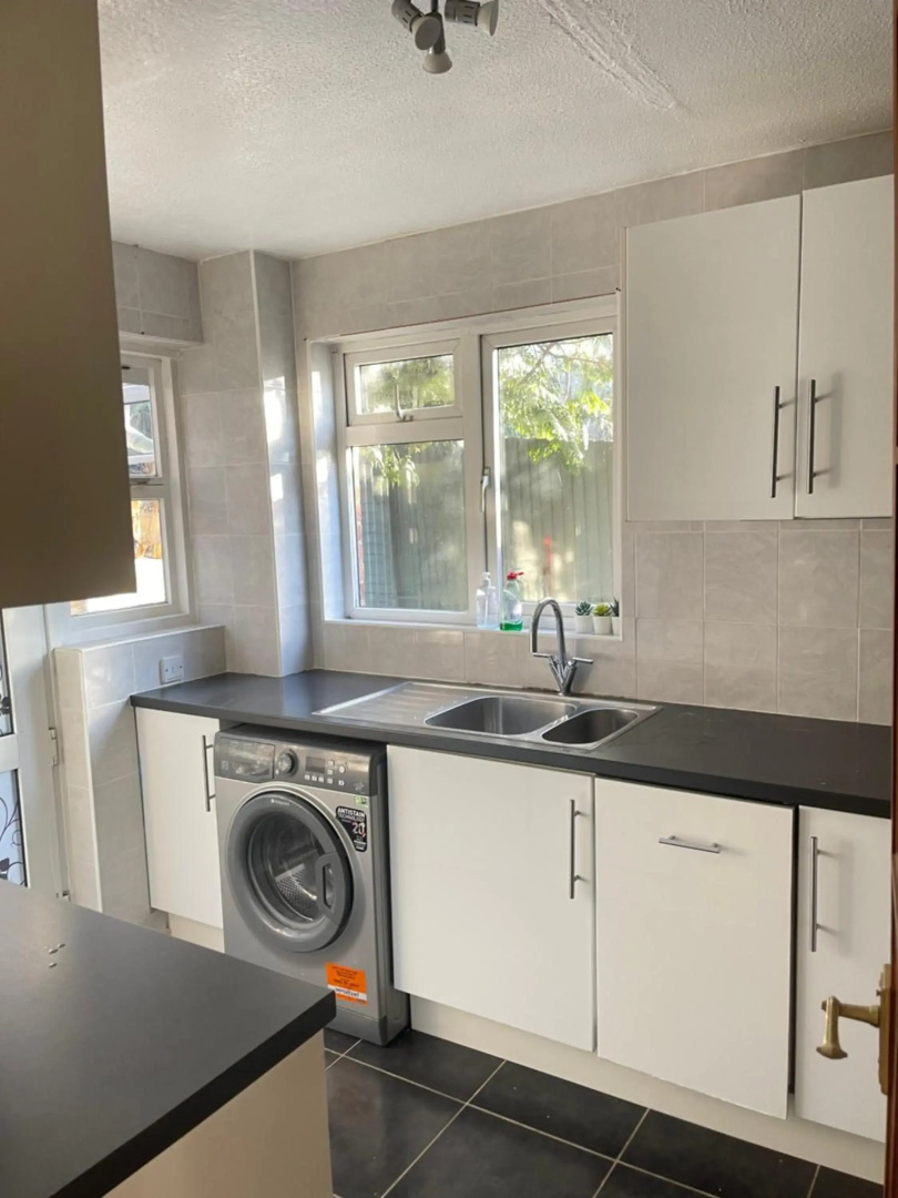 Swift Close Contractors & Leisure Apartment by Leecroft Stays