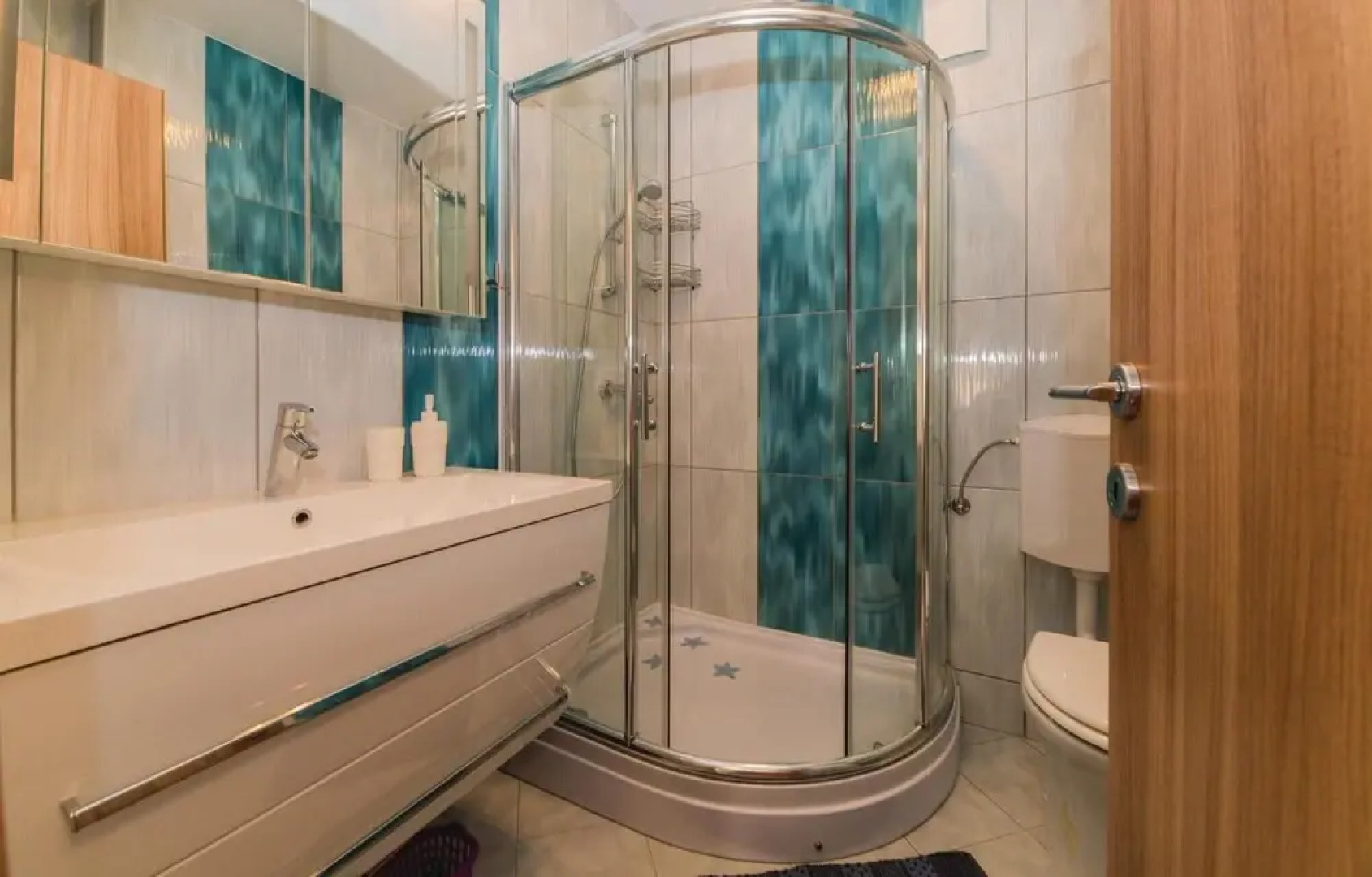 Beautiful Home in Pridraga With Wifi and 8 Bedrooms