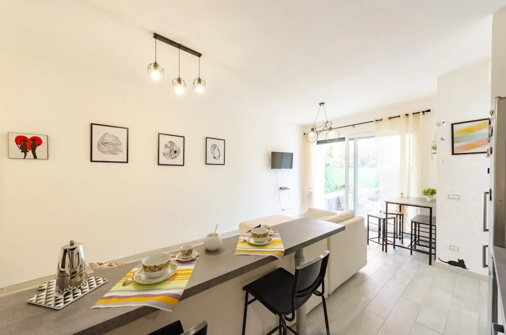 JOIVY Flat W/Terrace & Parking