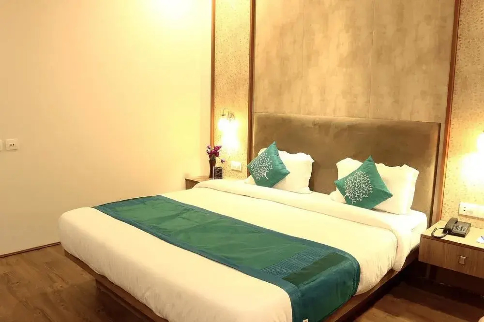 OYO Premium Airport VIP Road