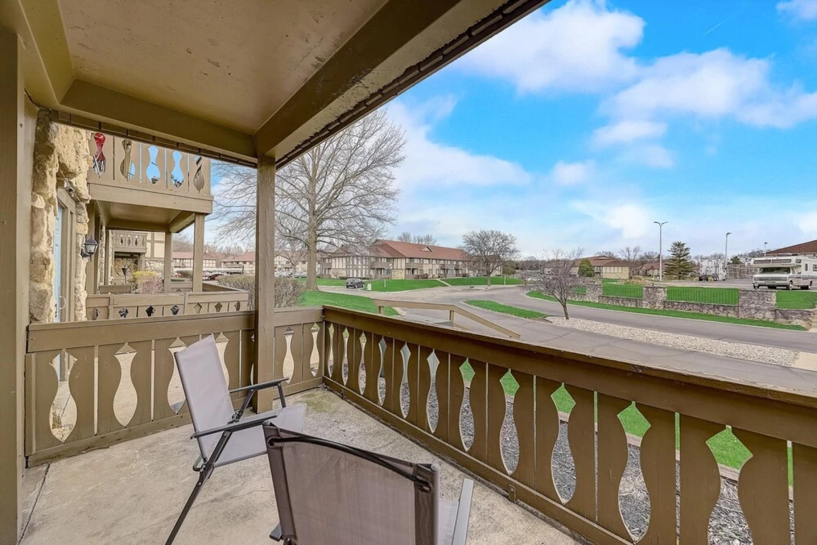 FRONTDESK Castle Point Apts Georgetown South Bend