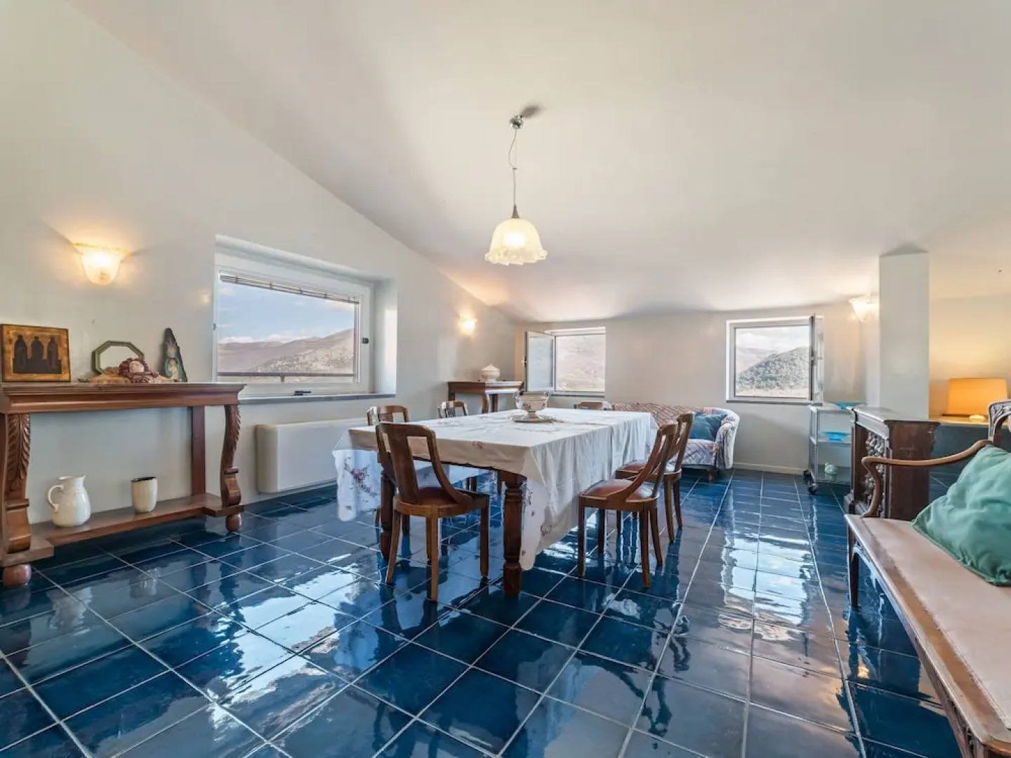 Vintage Holiday Home in Caselle in Pittari Near the Forest