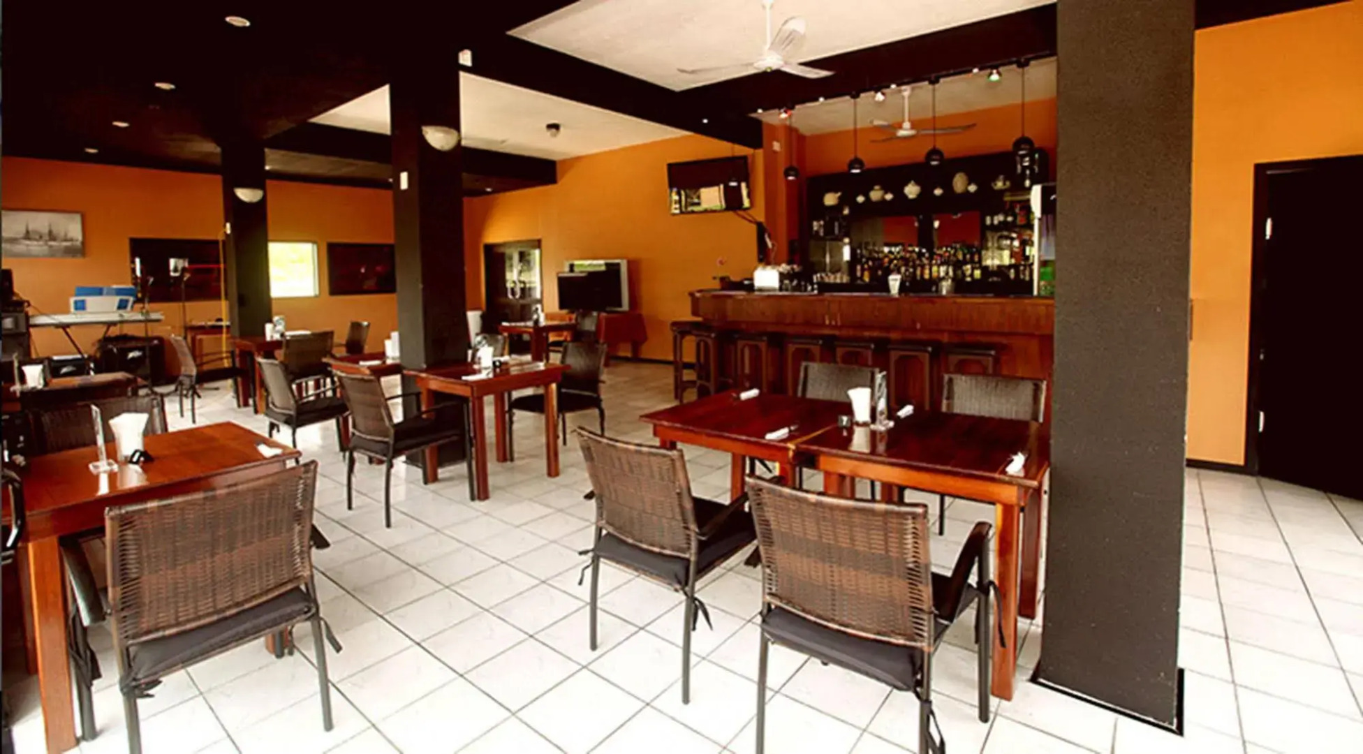 Travellers Point Hotel