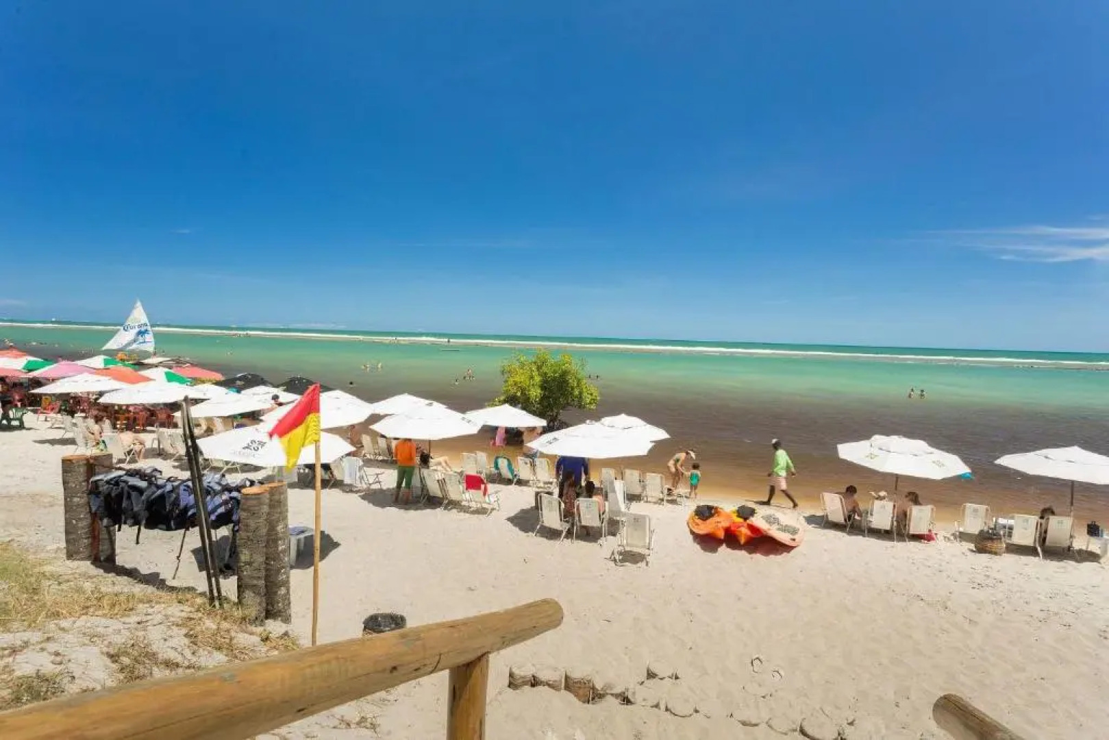 LUXO E CONFORTO EM MURO ALTO LA FLEUR POLINéSIA