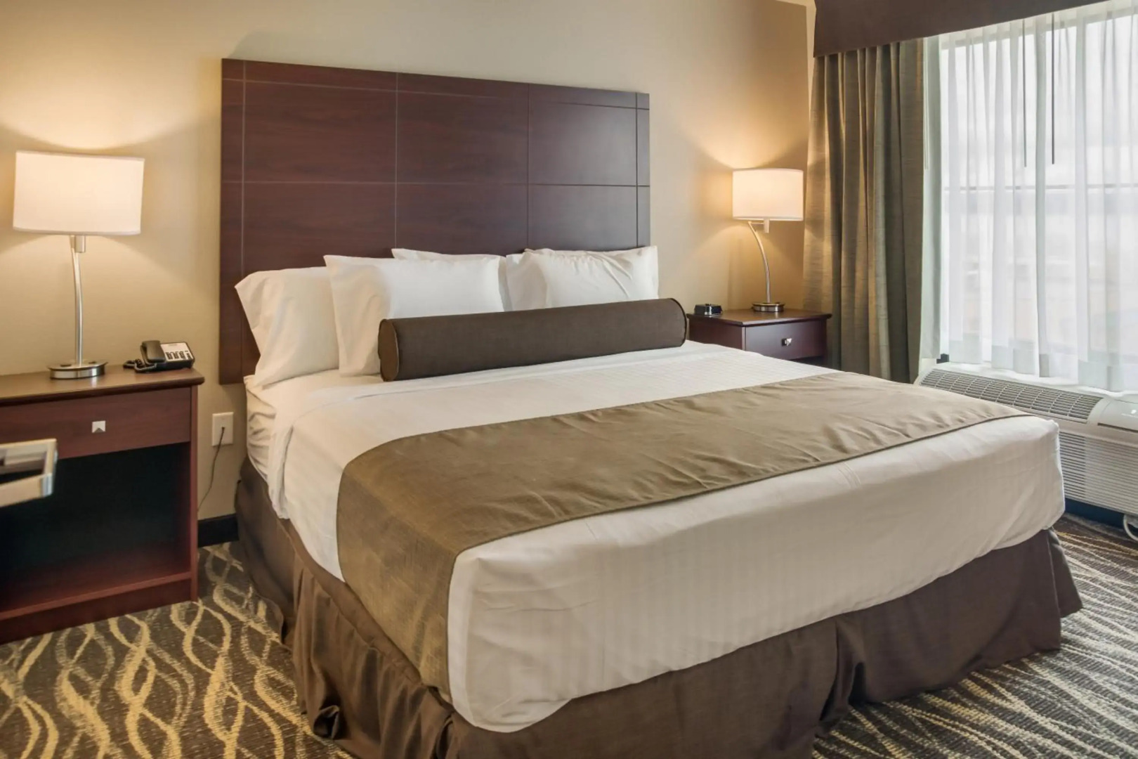 Cobblestone Inn & Suites at UW Stout Downtown Menomonie