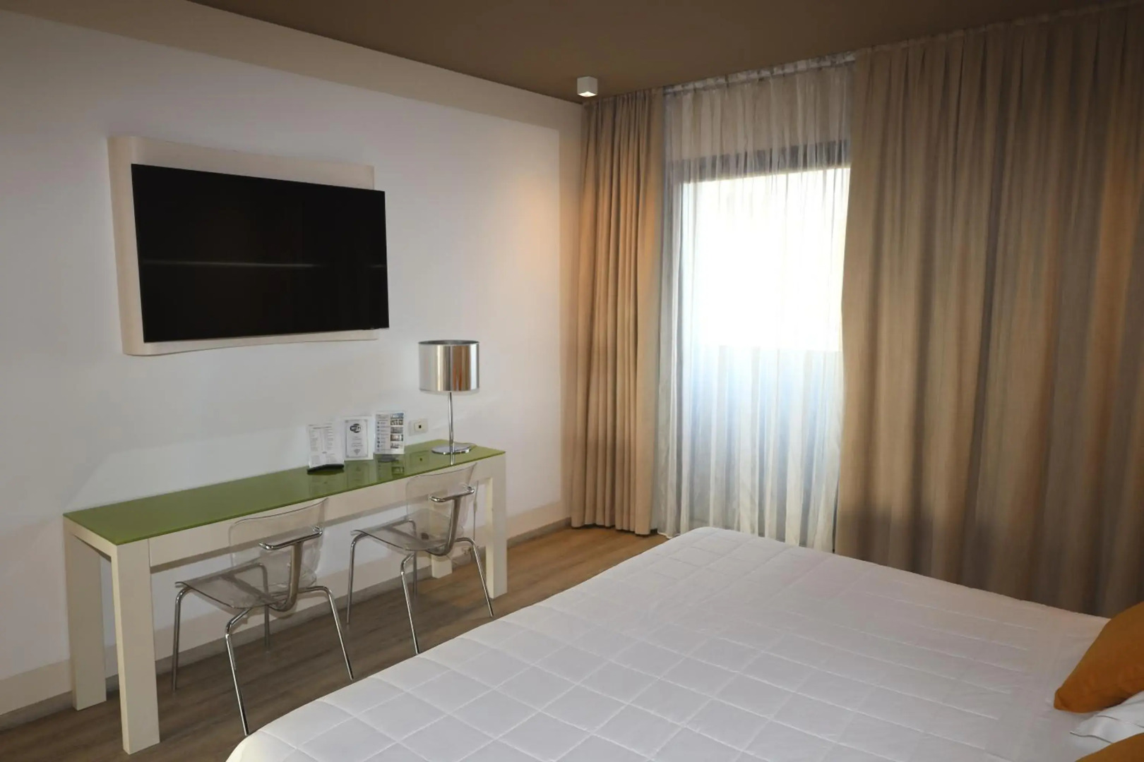 One Hotel & Restaurant