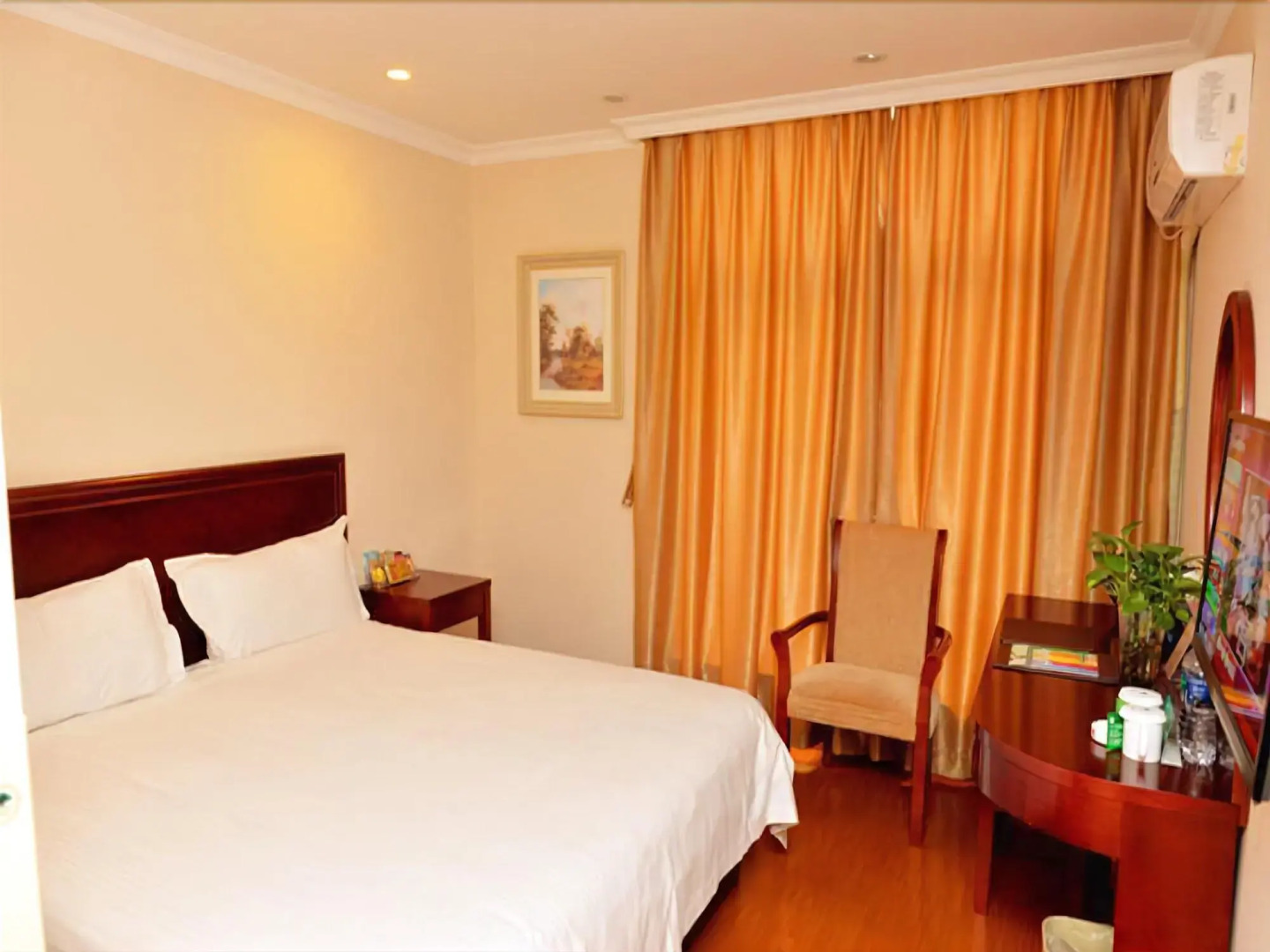 GreenTree Inn Jiaxing Pinghu Zhapu Jiulong Mountain Express  Hotel