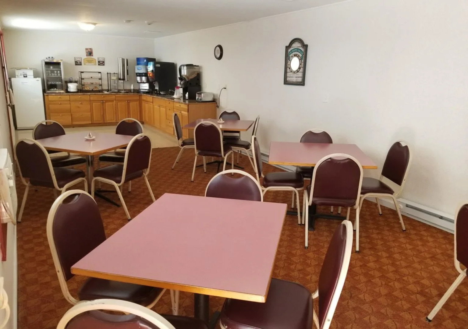 All Seasons Inn and Suites