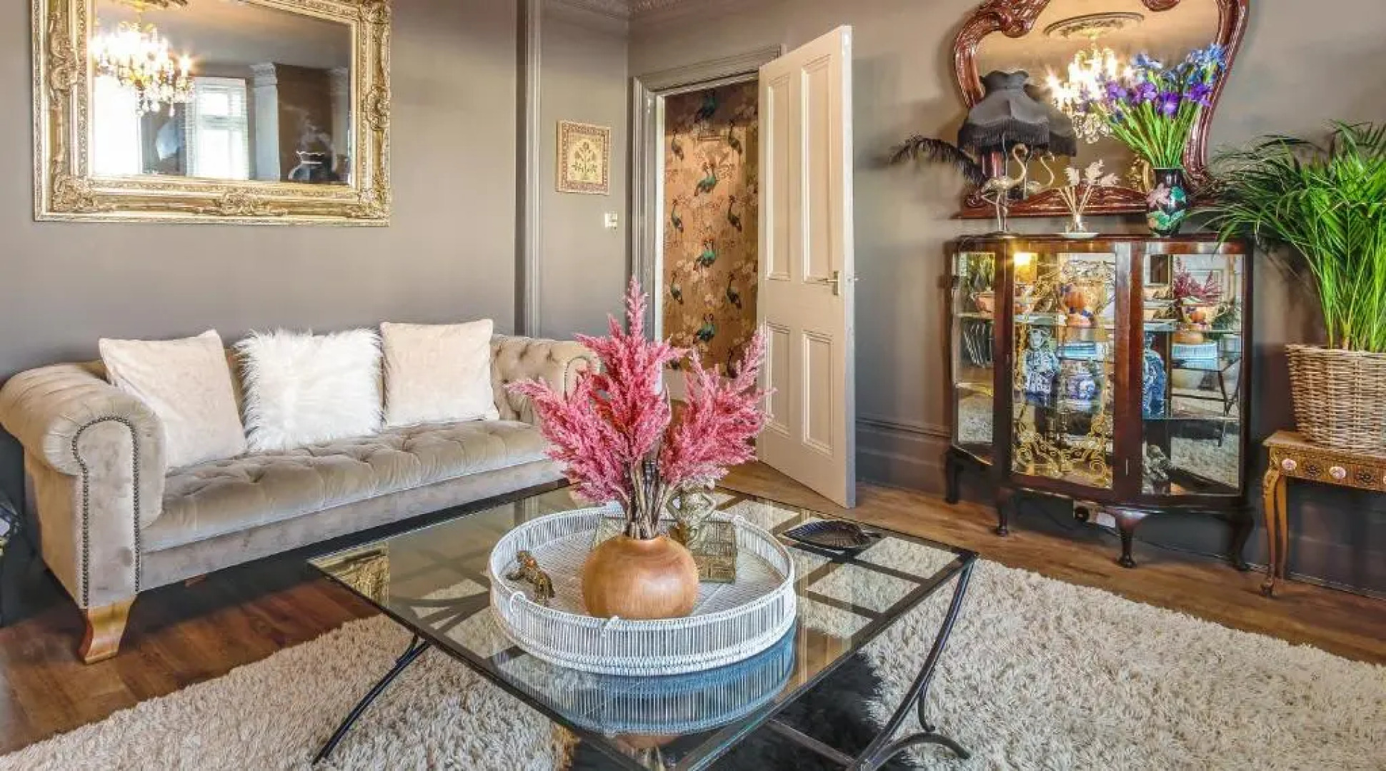 KIRA Beach House, Large luxury 2 bedroom apartment