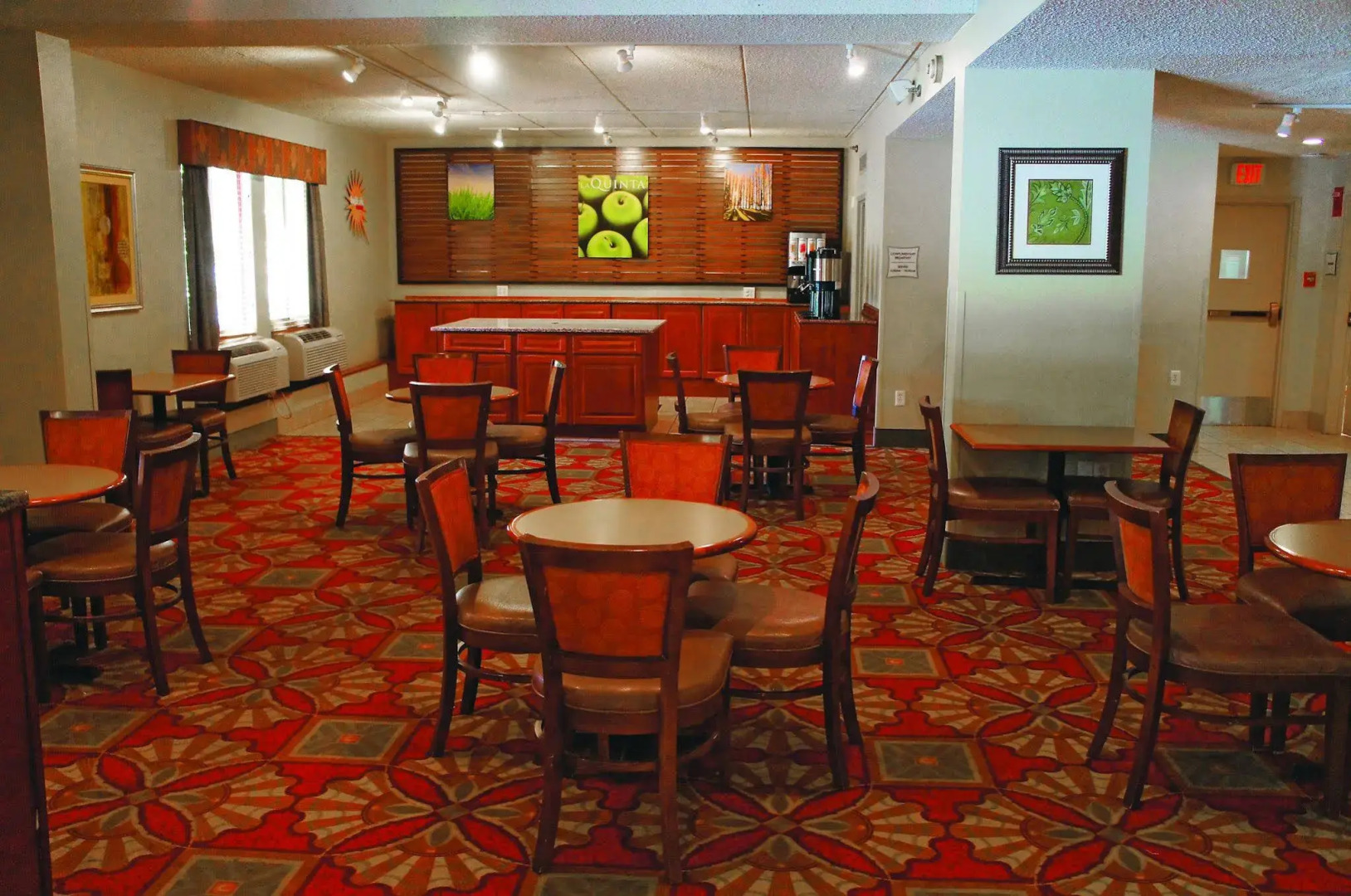 Courtyard by Marriott Cleveland Airport North