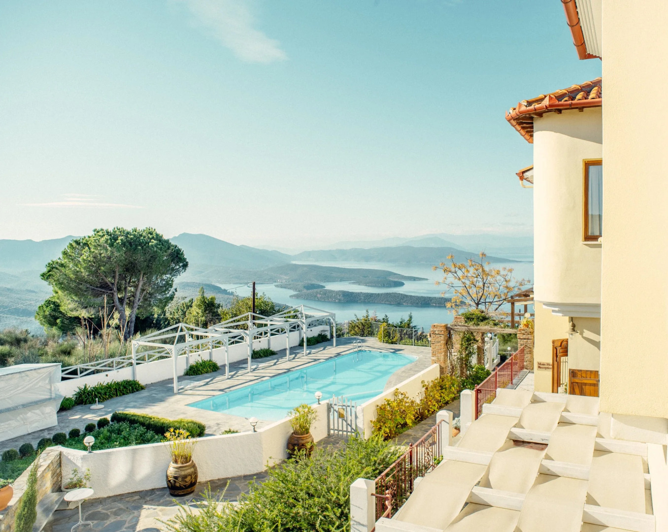 Lagou Raxi Country Hotel