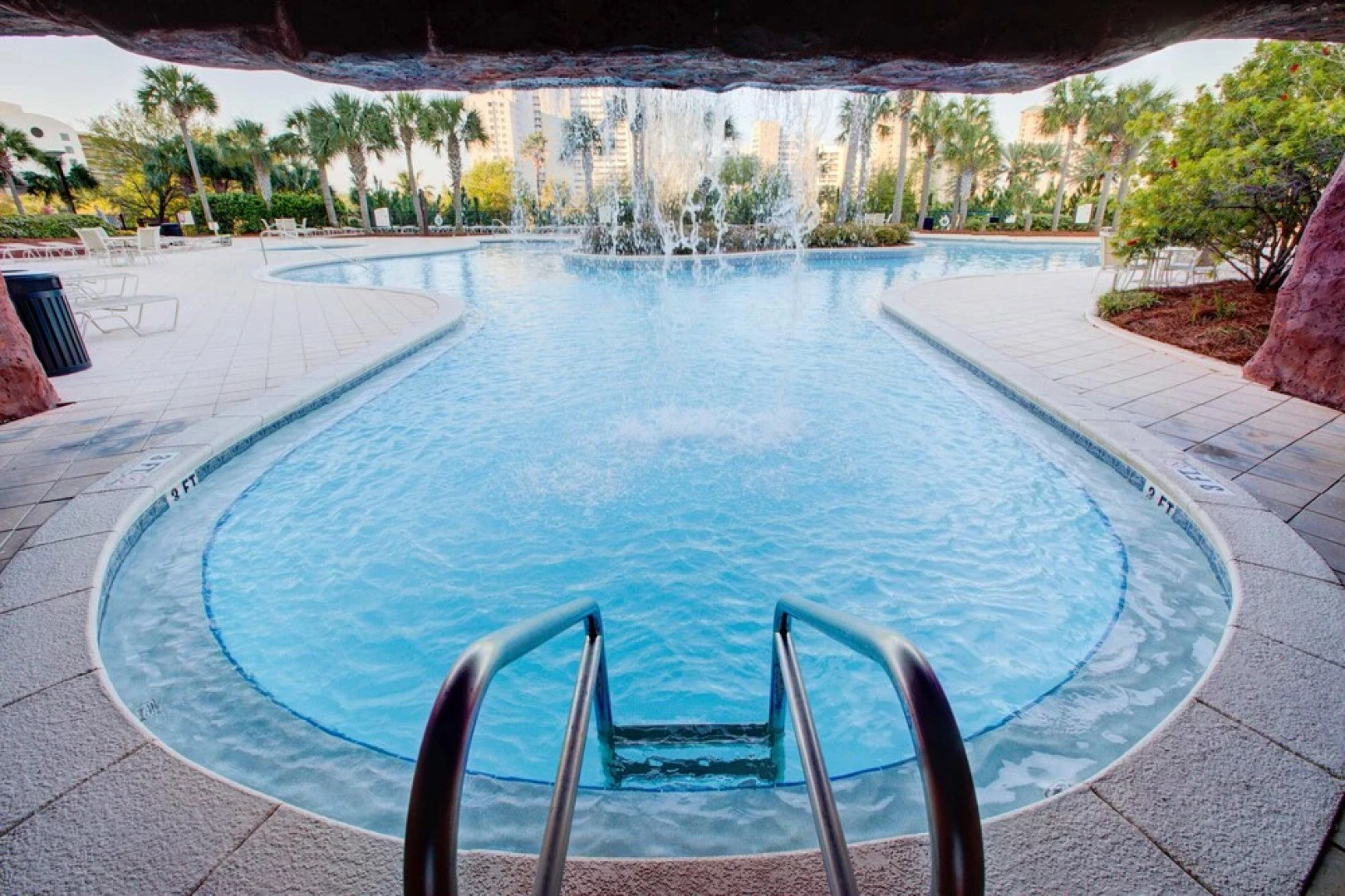 Luau II 7031/7033 at Sandestin