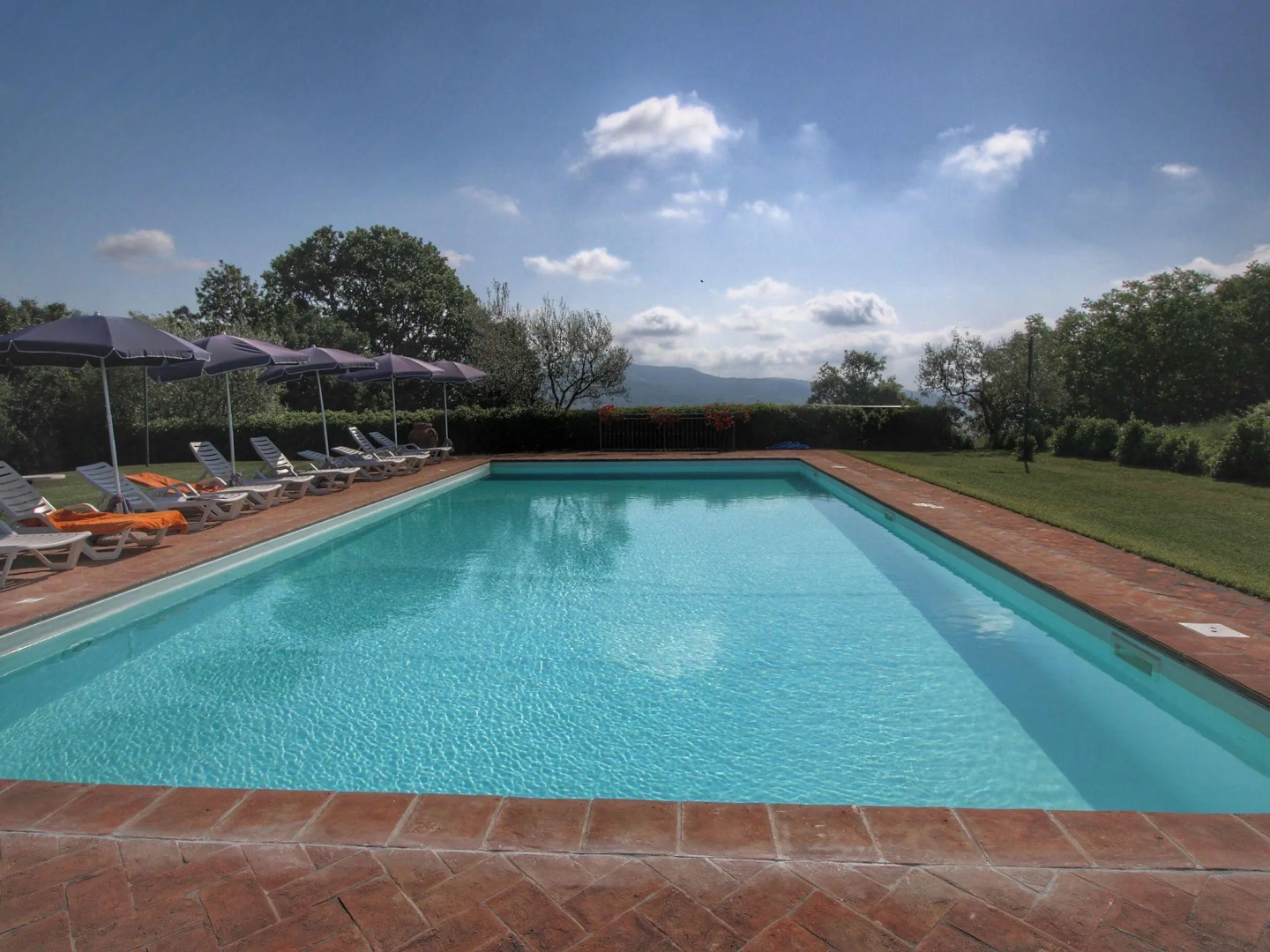 Farmhouse in Proceno With Panoramic Pool