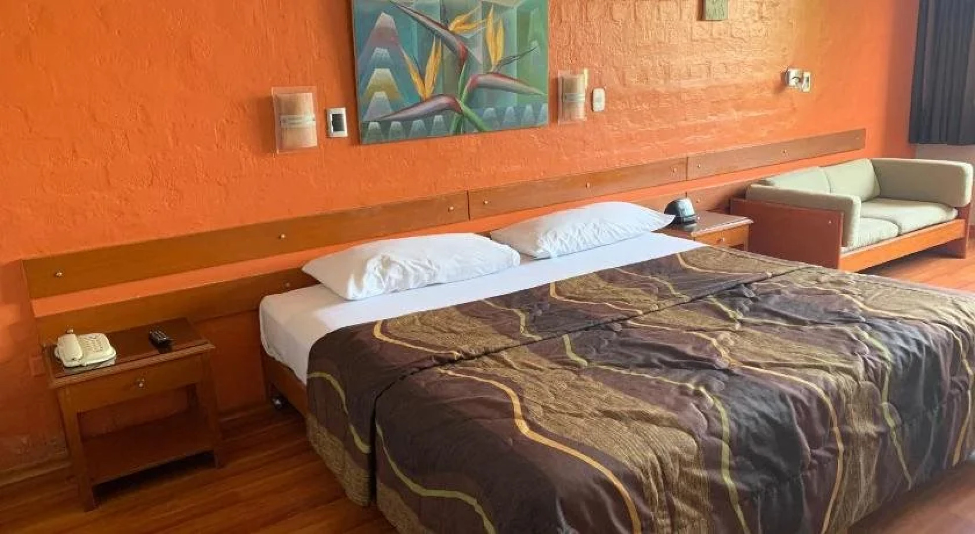 Hotel Holiday Suites