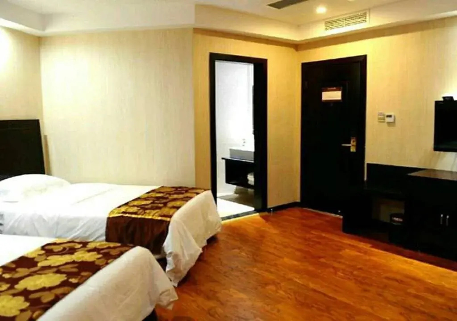 Xichang Xiaoding Business Hotel