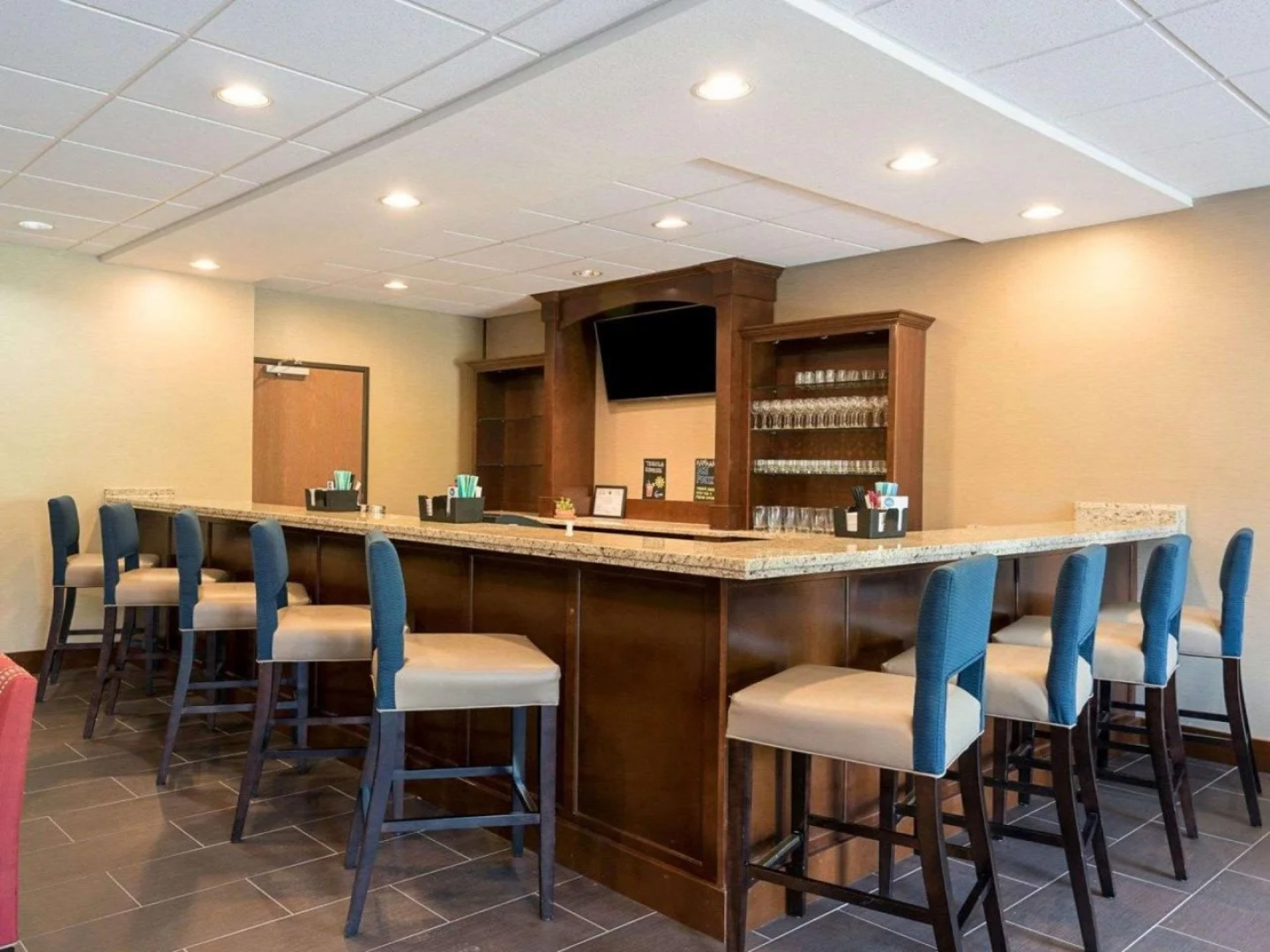 Comfort Suites Bridgeport - Clarksburg