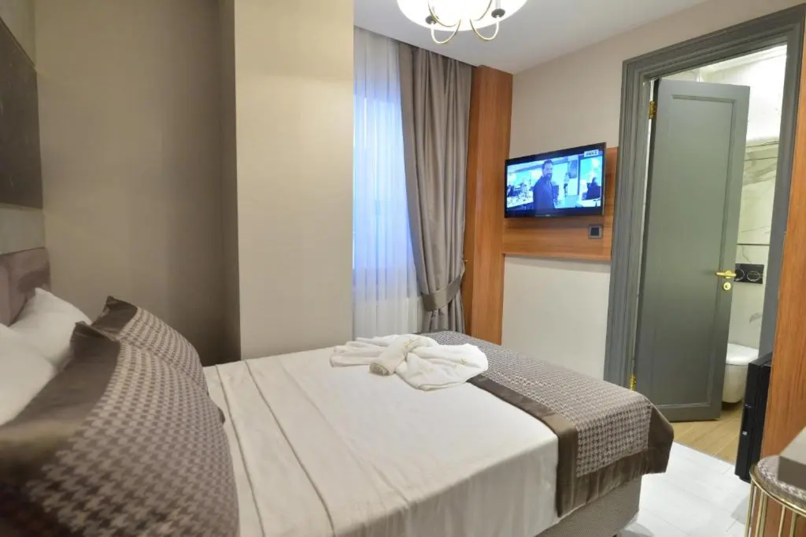 Santra Hotel