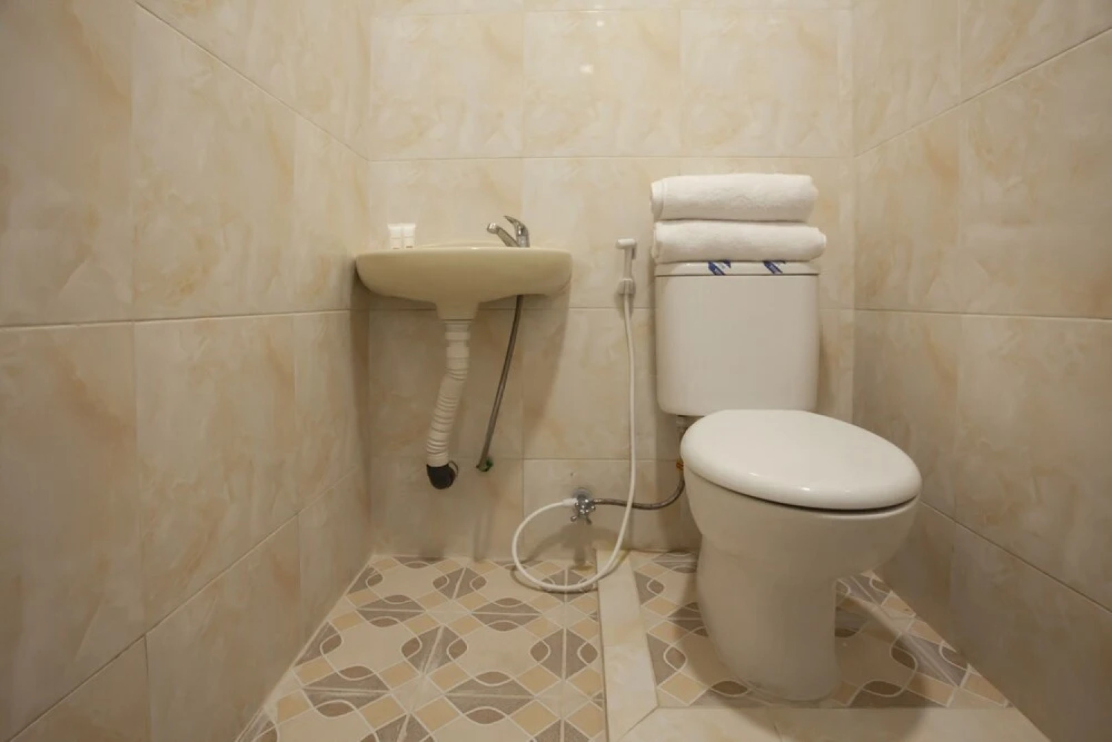 Sopou Penginapan Rinal & Tuah by OYO Rooms