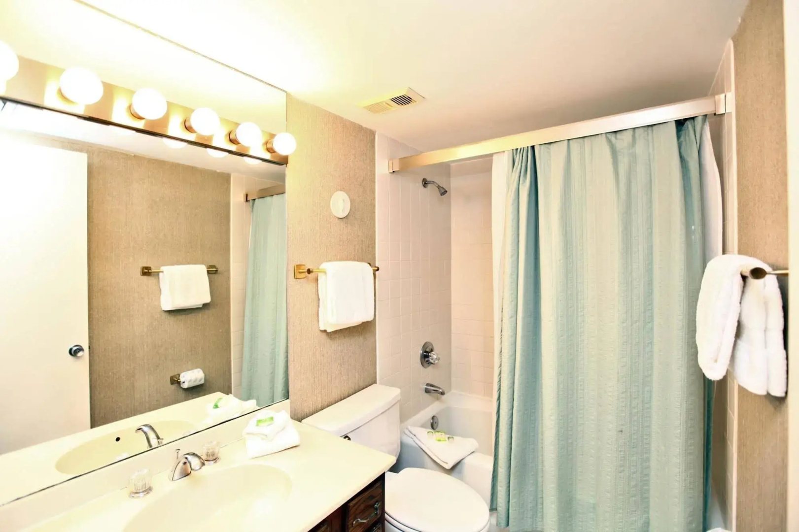 Emerald Towers by Panhandle Getaways