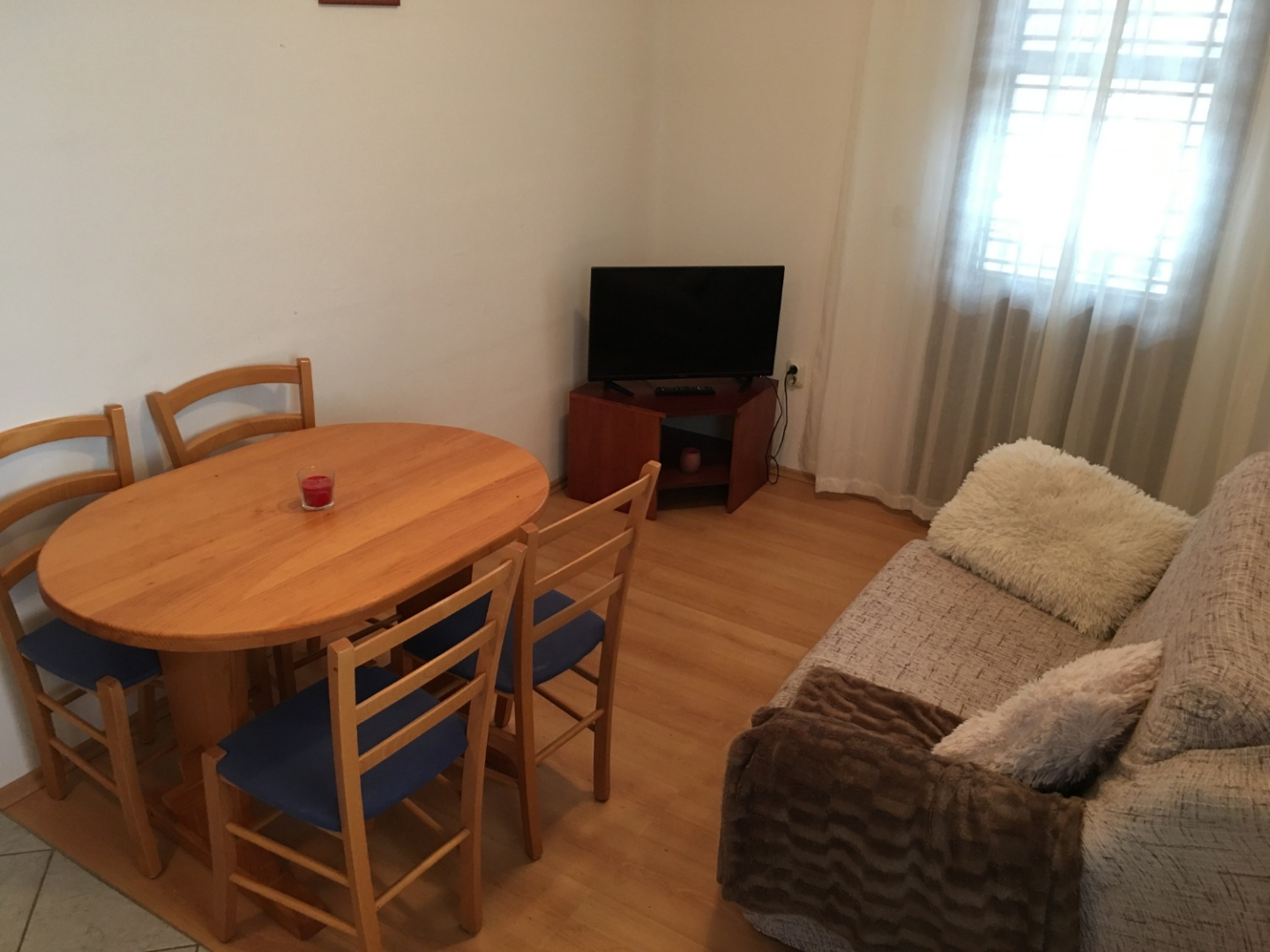 Apartment Ivan - with free parking: A2 Tribunj, Riviera Sibenik