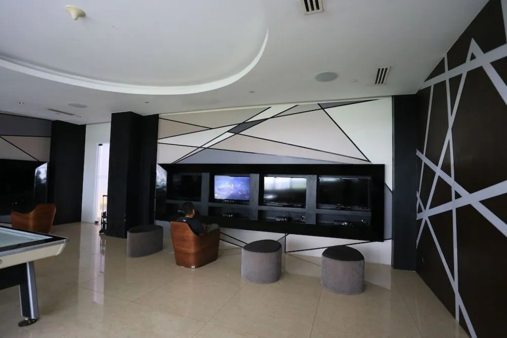 Maui Condotel @ Azure Urban Resort Residence