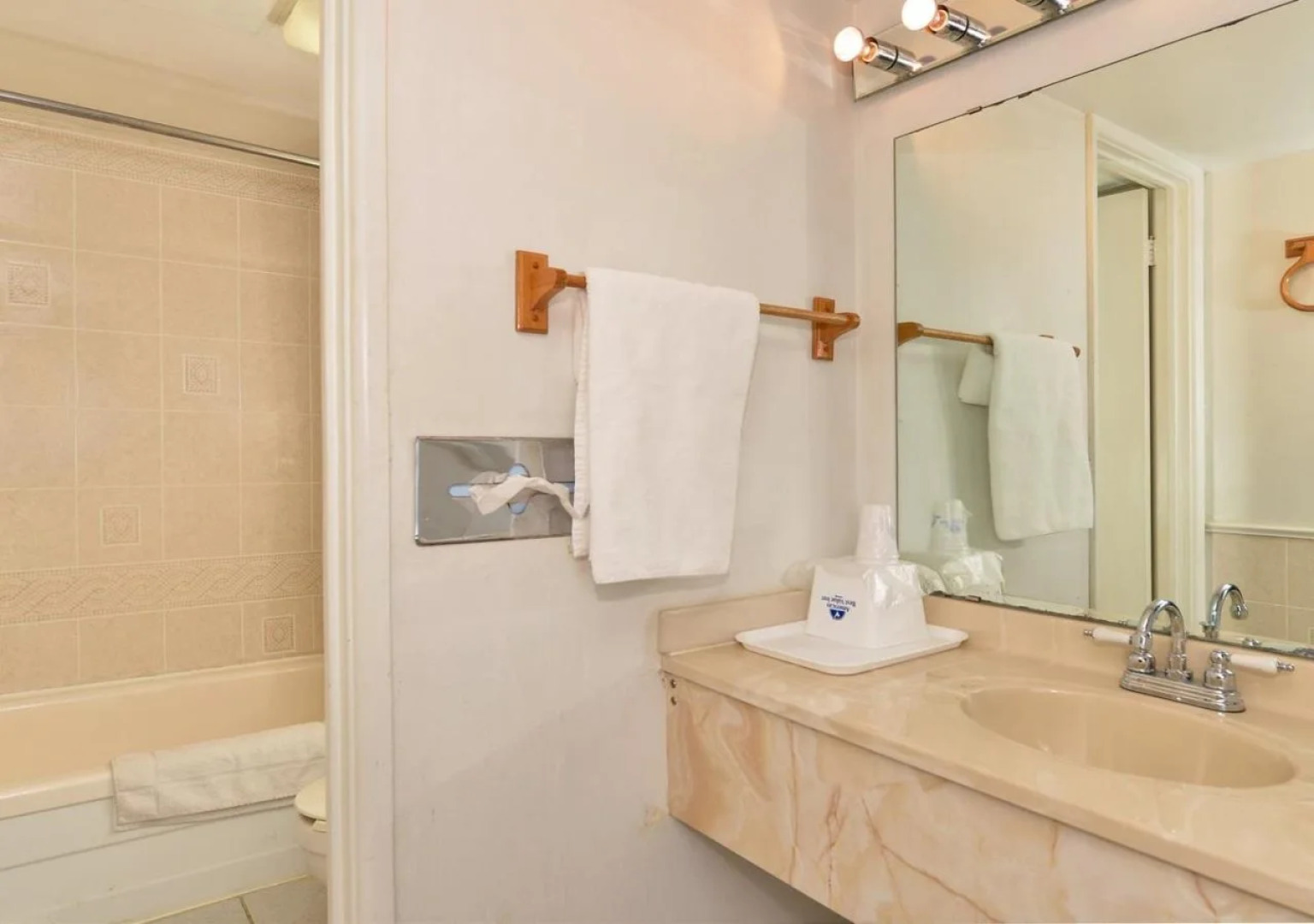 Americas Best Value Inn & Suites Kansas City