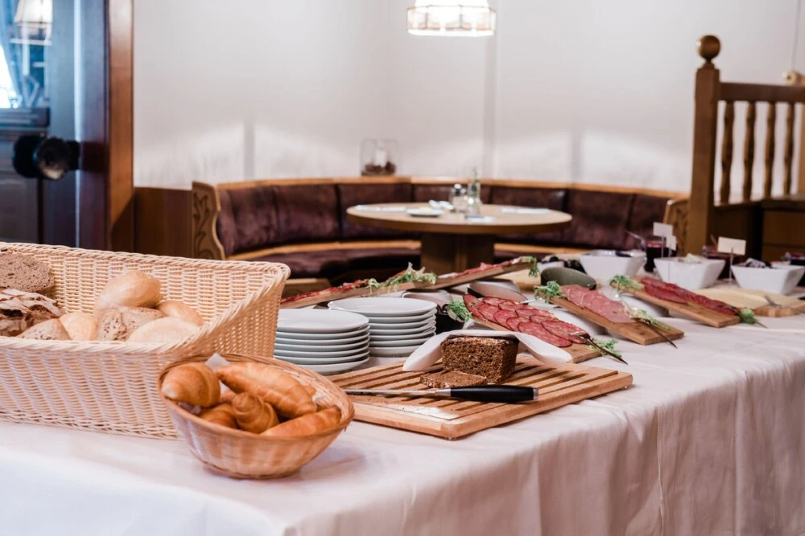 Hotel Rothirsch by Skinetworks