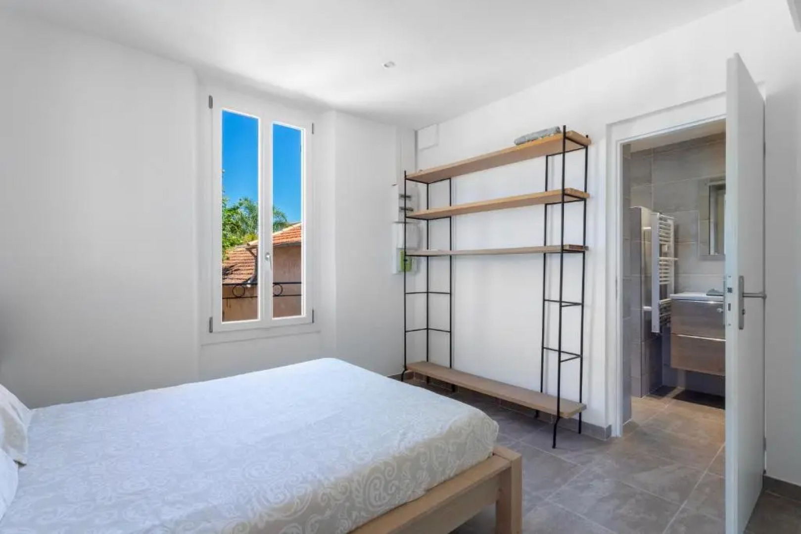 Outstanding AC 2 bedroom with terrace close to beaches - Dodo et Tartine