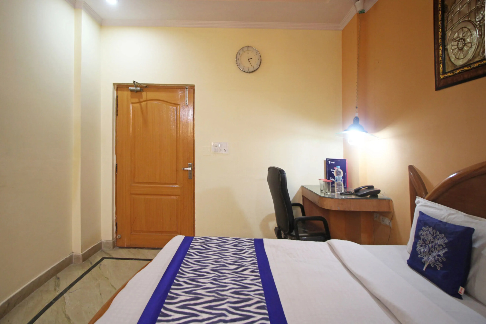 OYO 7147 Hotel Madhur Regency